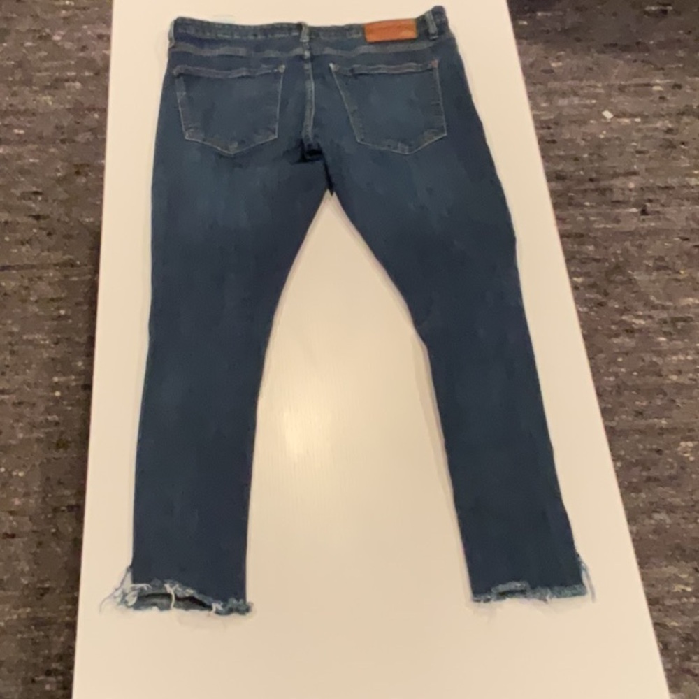 Size 34 authentic denim wear CRUX raw edged hem wash denim waist 18 inches